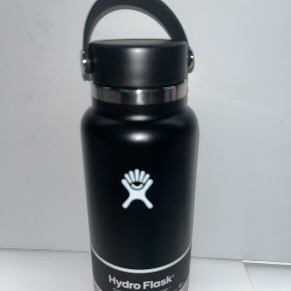 Hydro Flask 32oz Wide Mouth Bottle in Black - Picture 2 of 4